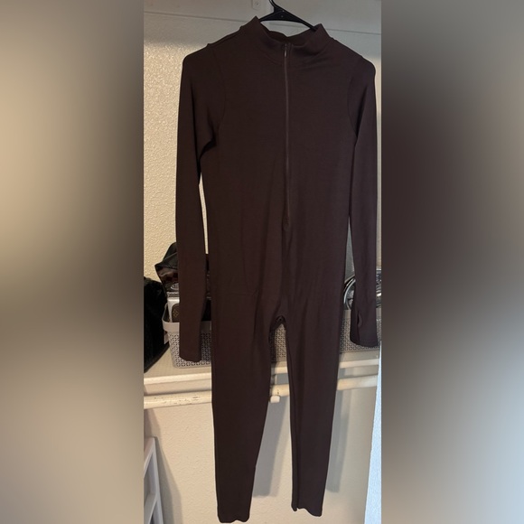 Chocolate Brown Jumpsuit Very thick and stretchy material Mock neck with zipper - Picture 2 of 2